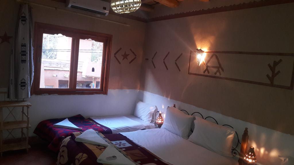 Auberge Des Peupliers Cafe Restaurant Akhendachou n'Ait Ouffi Exterior foto