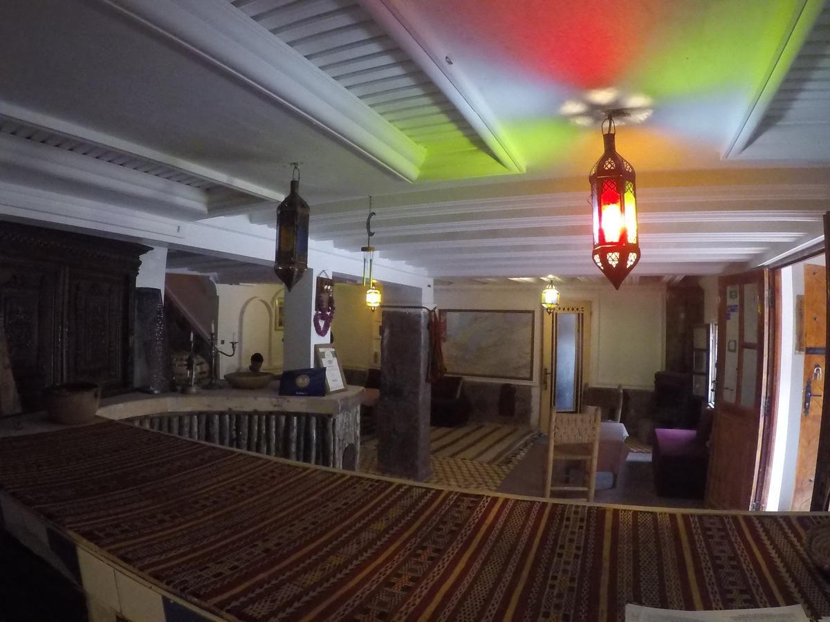 Auberge Des Peupliers Cafe Restaurant Akhendachou n'Ait Ouffi Exterior foto