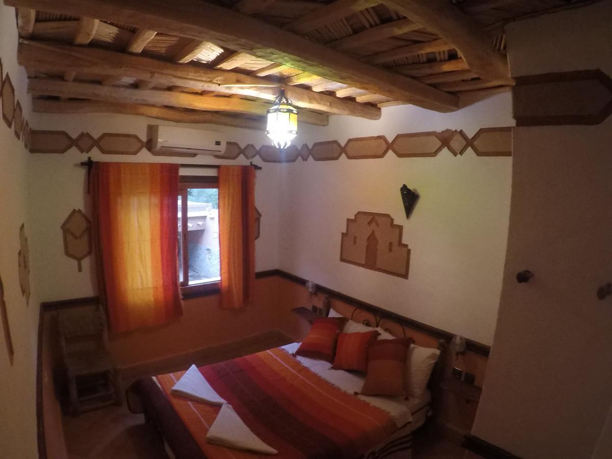 Auberge Des Peupliers Cafe Restaurant Akhendachou n'Ait Ouffi Exterior foto